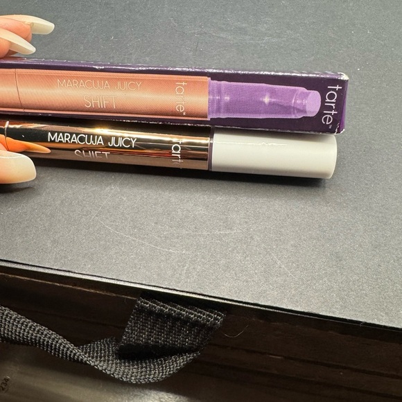 NWT Full Size Tarte Maracuja Juicy Lip Plump Shift in Grape - Picture 5 of 5